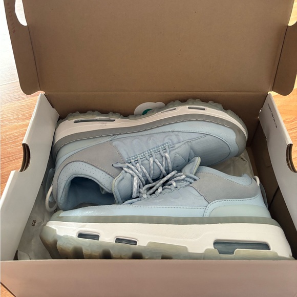 Jordan Air Mae
Celestine Blue (Women's) - Picture 4 of 16